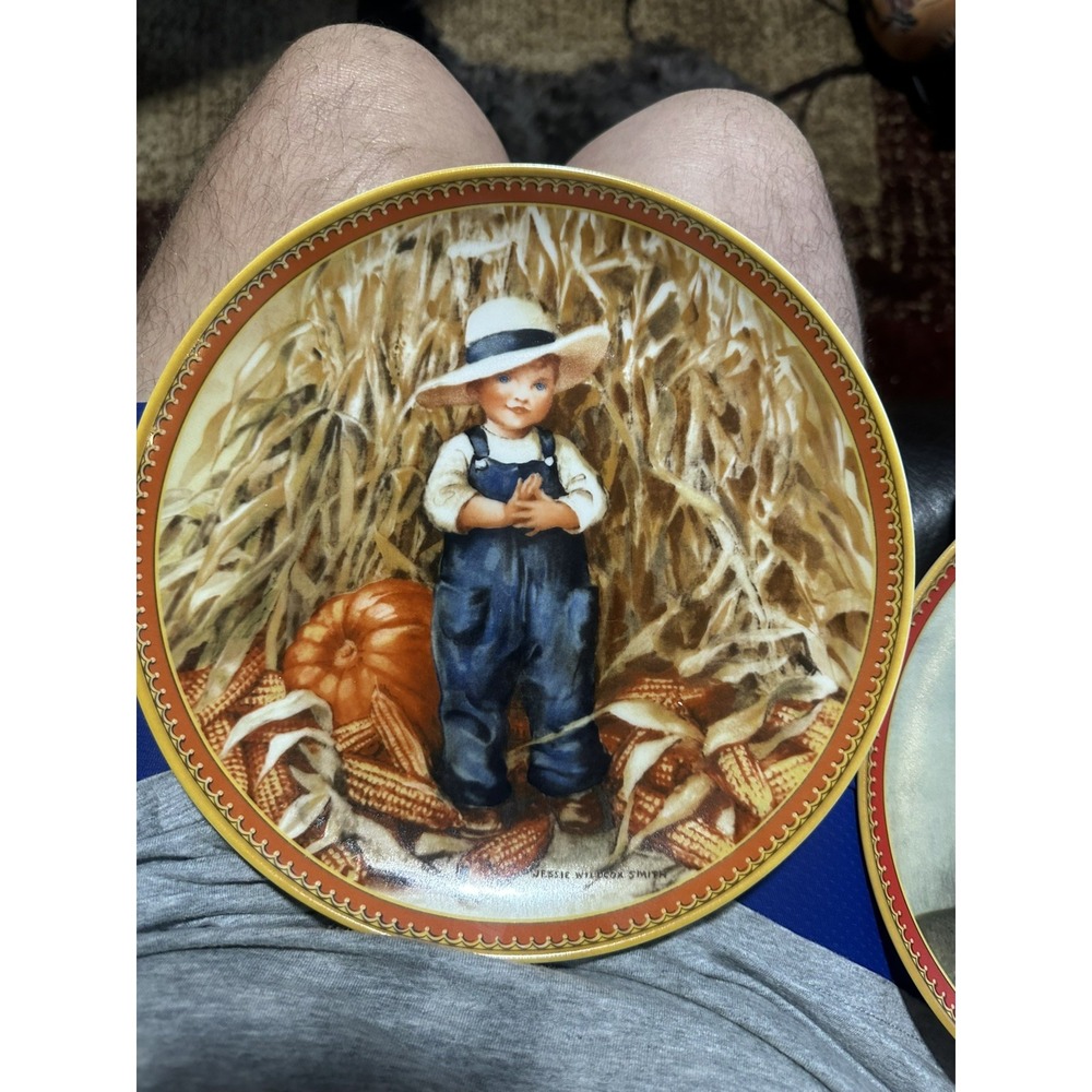 Knowles Collectible Plate-Childhood Holiday Memories Collection: THANKSGIVING-LE